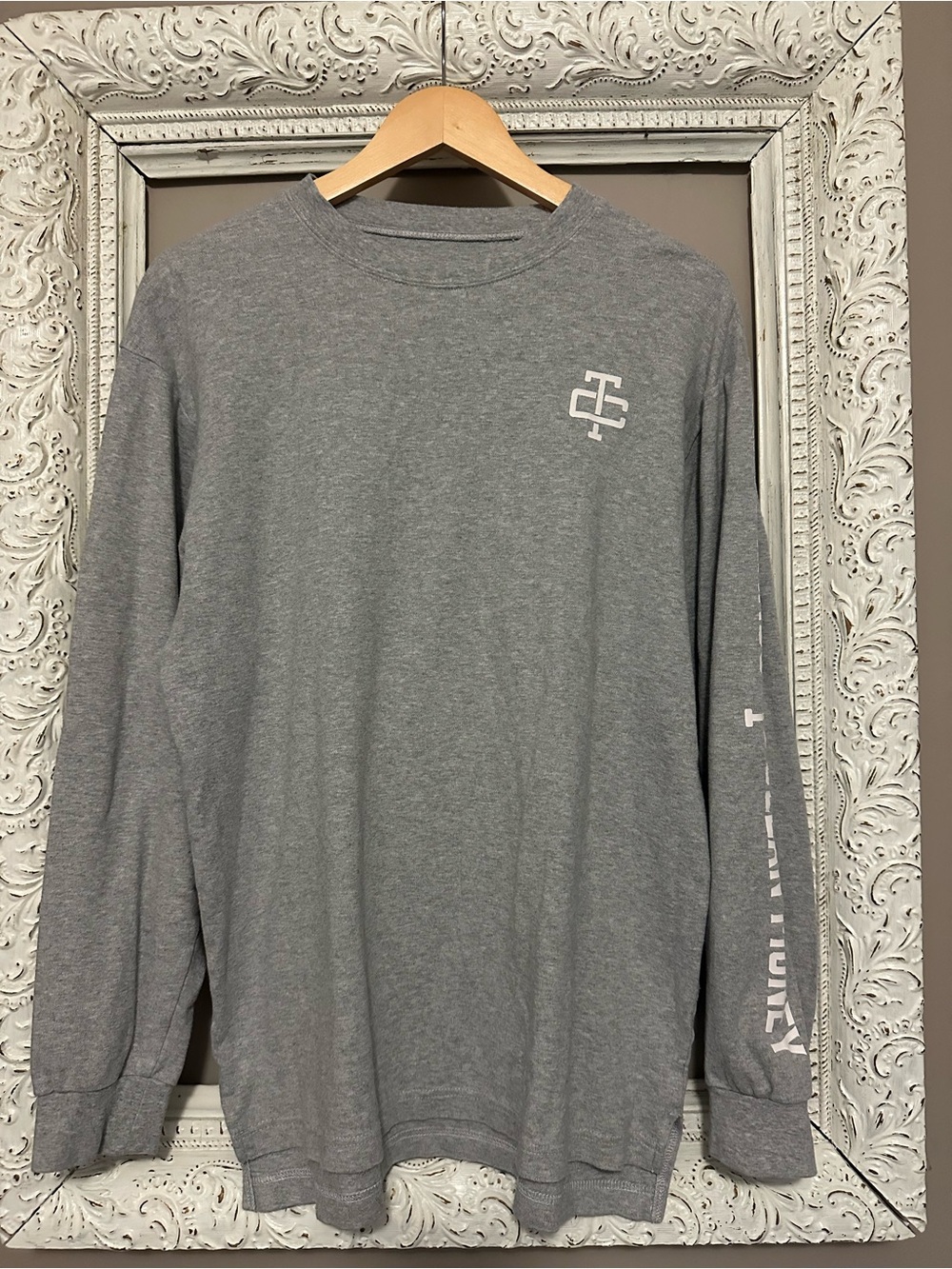 Troll Co. Clothing Men’s Grit Long Sleeve Tee - Heather Grey Size Large